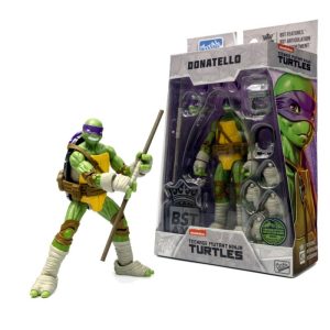 BST AXN are 1:15 scale with 31 points of articulation. This includes butterfly joints at the shoulder, bicep swivel, upper thigh swivel, and great rotating ball joints for maximum posing. Packaged in a unique window box with a great insert that doubles as a diorama. Accessories may include, swap out heads and hand gestures, various signature weapons and collector cards.