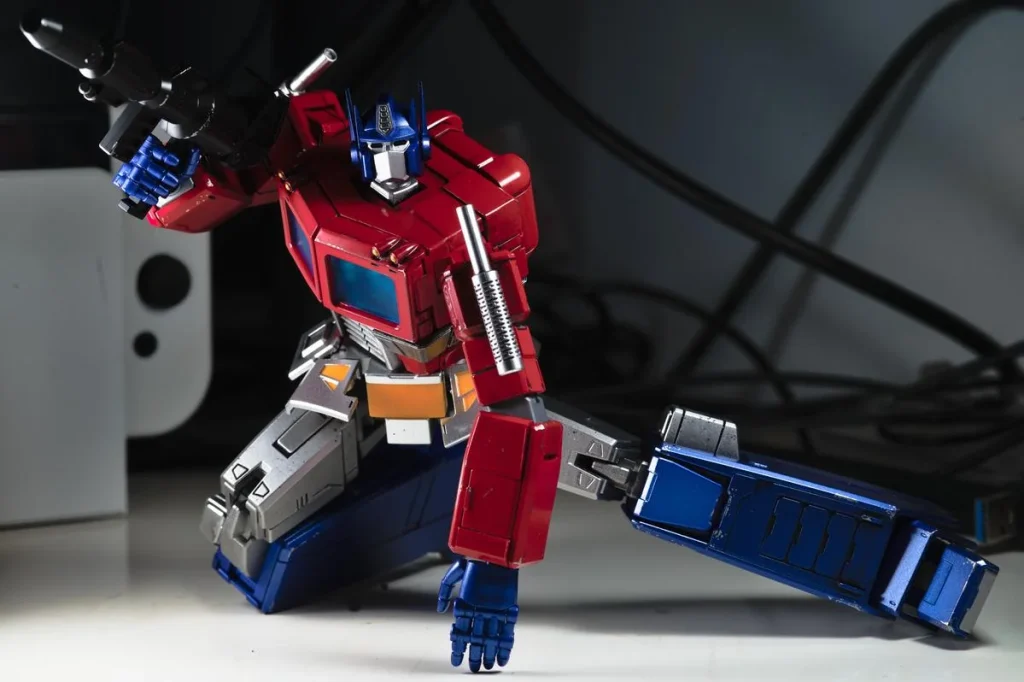 Transformers: Generation One AMK Pro Series Plastic Model Kit Optimus Prime 20 Cm