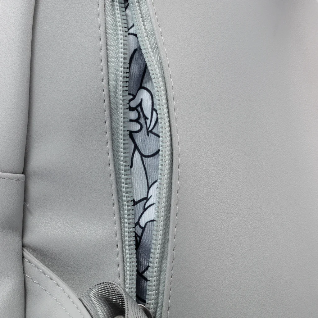 Looney Tunes (Bugs Bunny - What's Up Doc) Fashion Backpack – A Classic Cartoon Icon