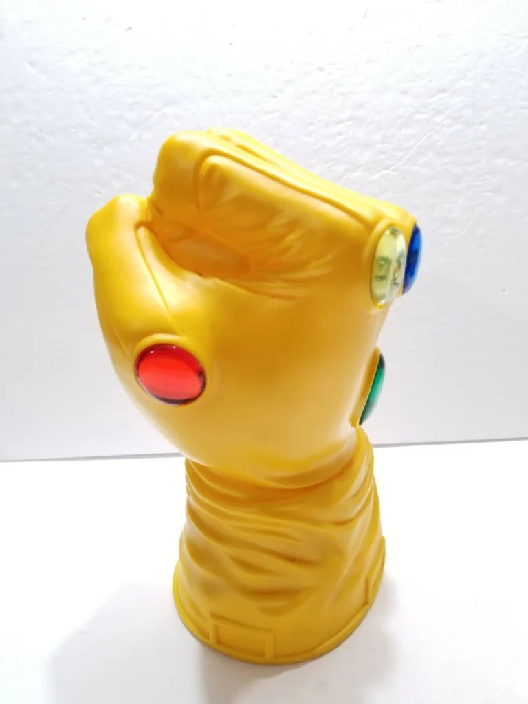 Monogram:Marvel Infinity Gauntlet Exclusive Vinyl Bank [Comic Version]