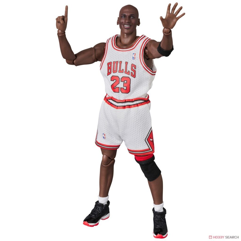 NBA MAFEX Michael Jordan (Chicago Bulls Home) Action Figure 17 cm
